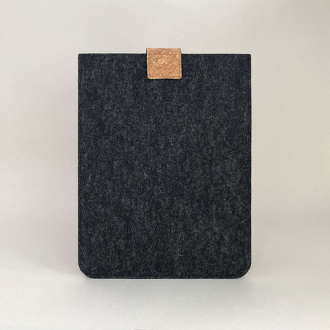 Deksel for MacBook Air M2 13,6" | med magnetlås og ekstra rom | antrasitt - striper | Modell "HAKA"