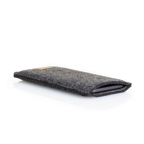 Mobildeksel for Fairphone 6 | laget av filt og økologisk bomull | antrasitt - tracks | Modell "LET"