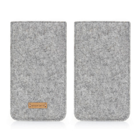 Handytasche für Samsung Galaxy A37 aus hellgrauem Filz und Baumwolle, mit gleichmäßigen Nähten und Kanten.