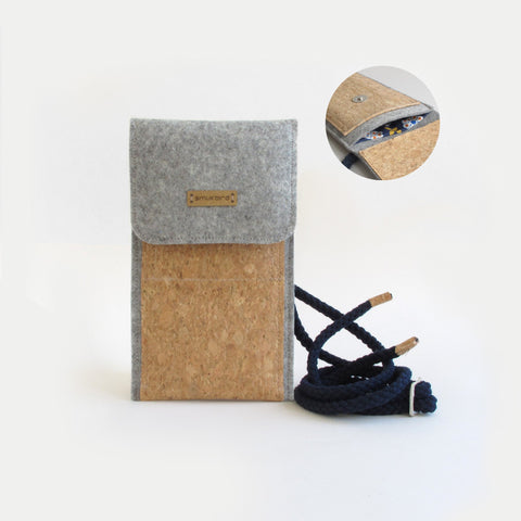 Umhængetaske for Motorola Moto G73 | laget av filt og økologisk bomull | lys grå - blomst | Modell KEDJA