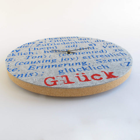 Veggklokke i filt og kork 30 cm | Design "Glück" av Anja Streese