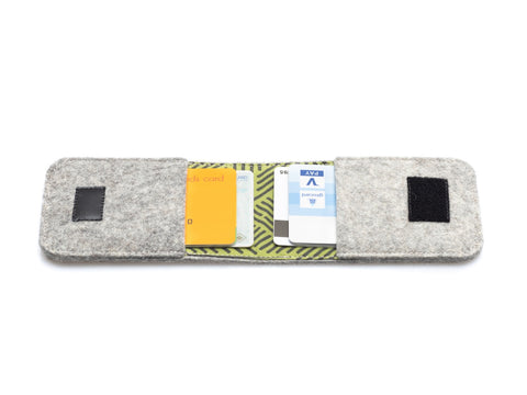 EC-kortveske laget av filt | lys grå - striper