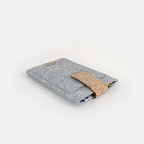 Skreddersydd eReader-etui | med magnetlås og ekstra rom | lys grå - Bloom | Modell "HAKA"