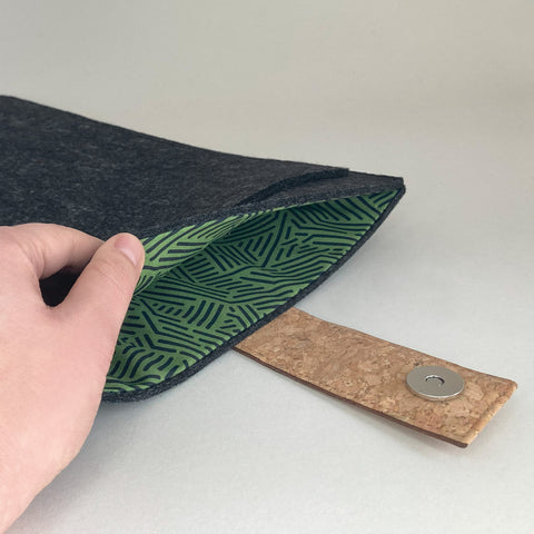 Deksel til Asus Zenbook CX1 | med magnetlås og ekstra rom  | antrasitt - striper | Modell "HAKA"