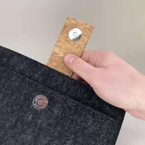 Deksel for Asus Zenbook 14 Flip | med magnetlås og ekstra rom  | antrasitt - striper | Modell "HAKA"