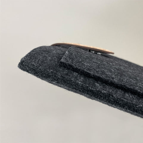 Deksel for Asus Vivobook 13 Slate | med magnetlås og ekstra rom  | antrasitt - striper | Modell "HAKA"