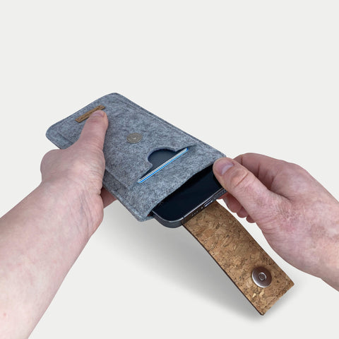 Handytasche für iPhone 12 | mit Magnetverschluss und extra Fach | hellgrau - Shapes | Modell HAKA