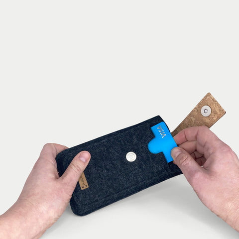 Mobilveske for Samsung Galaxy A20e | med magnetlås og ekstra rom | antrasitt - Bloom | Modell HAKA
