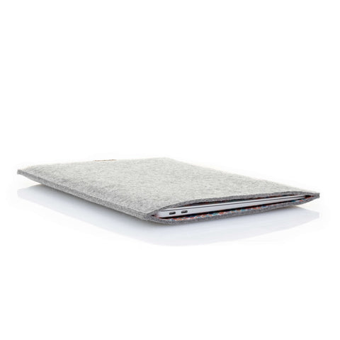 Deksel til MacBook Air M2 15 | laget av filt og økologisk bomull | lys grå - Fargerik | Modell "LET"