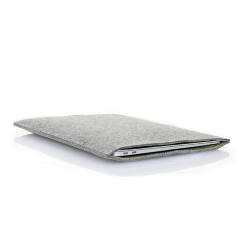 Deksel til MacBook Air M2 15 | laget av filt og økologisk bomull | lys grå - striper | Modell "LET"