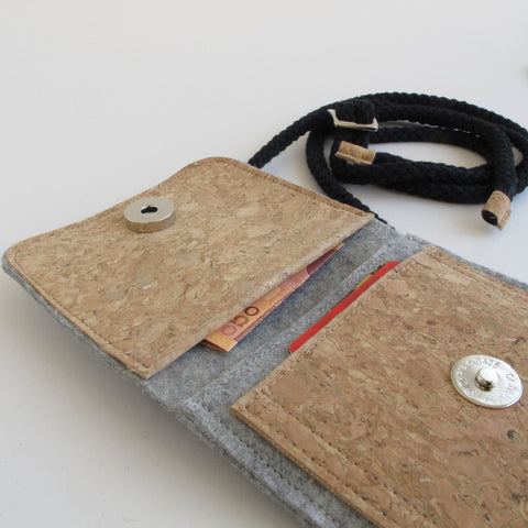 Skulderveske til Fairphone 3 | laget av filt og økologisk bomull | lys grå - striper | Modell KEDJA