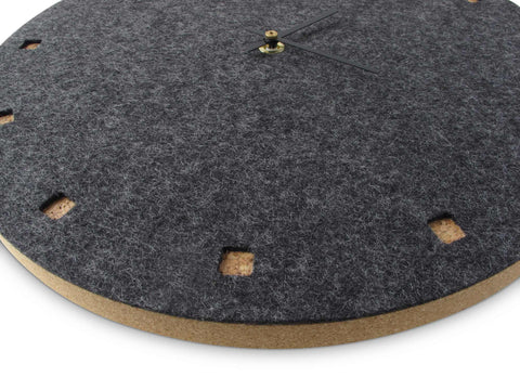 Veggklokke i filt og kork 30 cm | antrasitt - svart | Design: Esbjerg