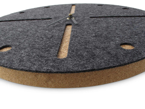 Veggklokke i filt og kork 30 cm | antrasitt - svart | Design: Odense