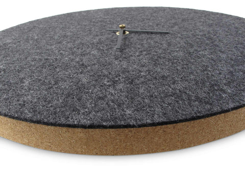 Veggklokke i filt og kork 30 cm | antrasitt - svart | Design: Aalborg