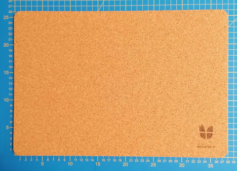 Underlag for MacBooks laget av filt og kork | 26x38 cm | lys grå