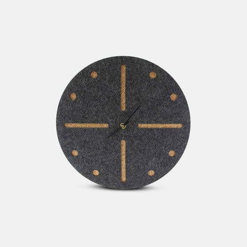 Veggklokke i filt og kork 30 cm | antrasitt - svart | Design: Odense