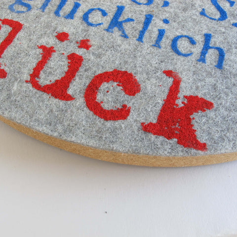 Veggklokke i filt og kork 30 cm | Design "Glück" av Anja Streese