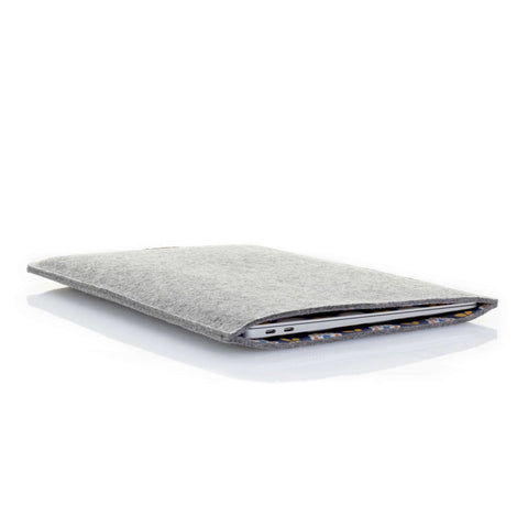 Deksel for MacBook Air M2 13,6" | laget av filt og økologisk bomull | lys grå - Bloom | Modell "LET"