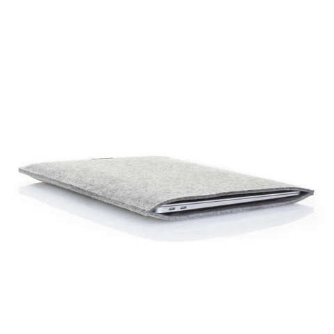 Deksel for MacBook Air M2 13,6" | laget av filt og økologisk bomull | lys grå - spor | Modell "LET"