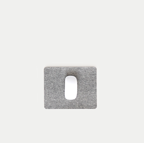 Musematte laget av filt og kork | 20x25 cm | lys grå