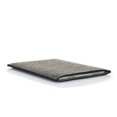 Deksel for iPad Pro 12,9" - 5. gen | laget av filt og økologisk bomull | antrasitt - striper | Modell "LET"