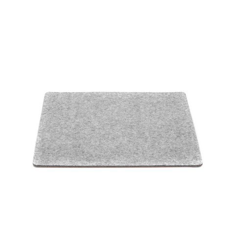 Skrivebordsunderlag av filt og kork | 38x34,5 cm | lys grå