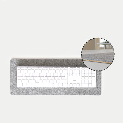 Skrivebordsunderlag av filt og kork | 20x50 cm | lys grå
