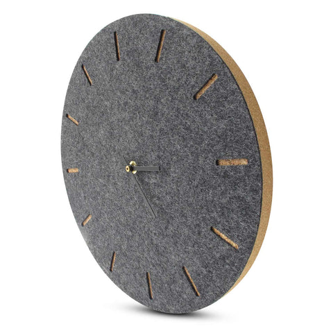 Veggklokke i filt og kork 30 cm | antrasitt - svart | Design: København