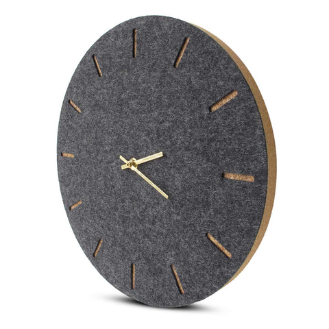 Veggklokke i filt og kork 30 cm | antrasitt - gull | Design: København