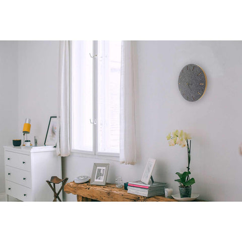 Veggklokke i filt og kork 30 cm | antrasitt - svart | Design: København